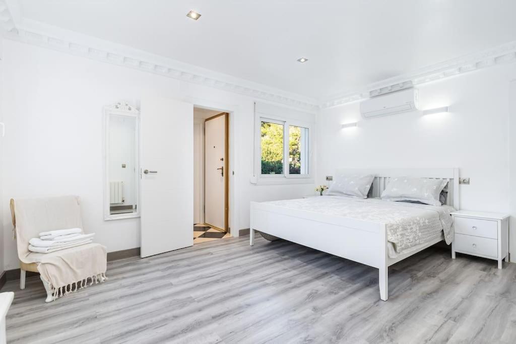Entire Large Next To Award-winning * Campoamor