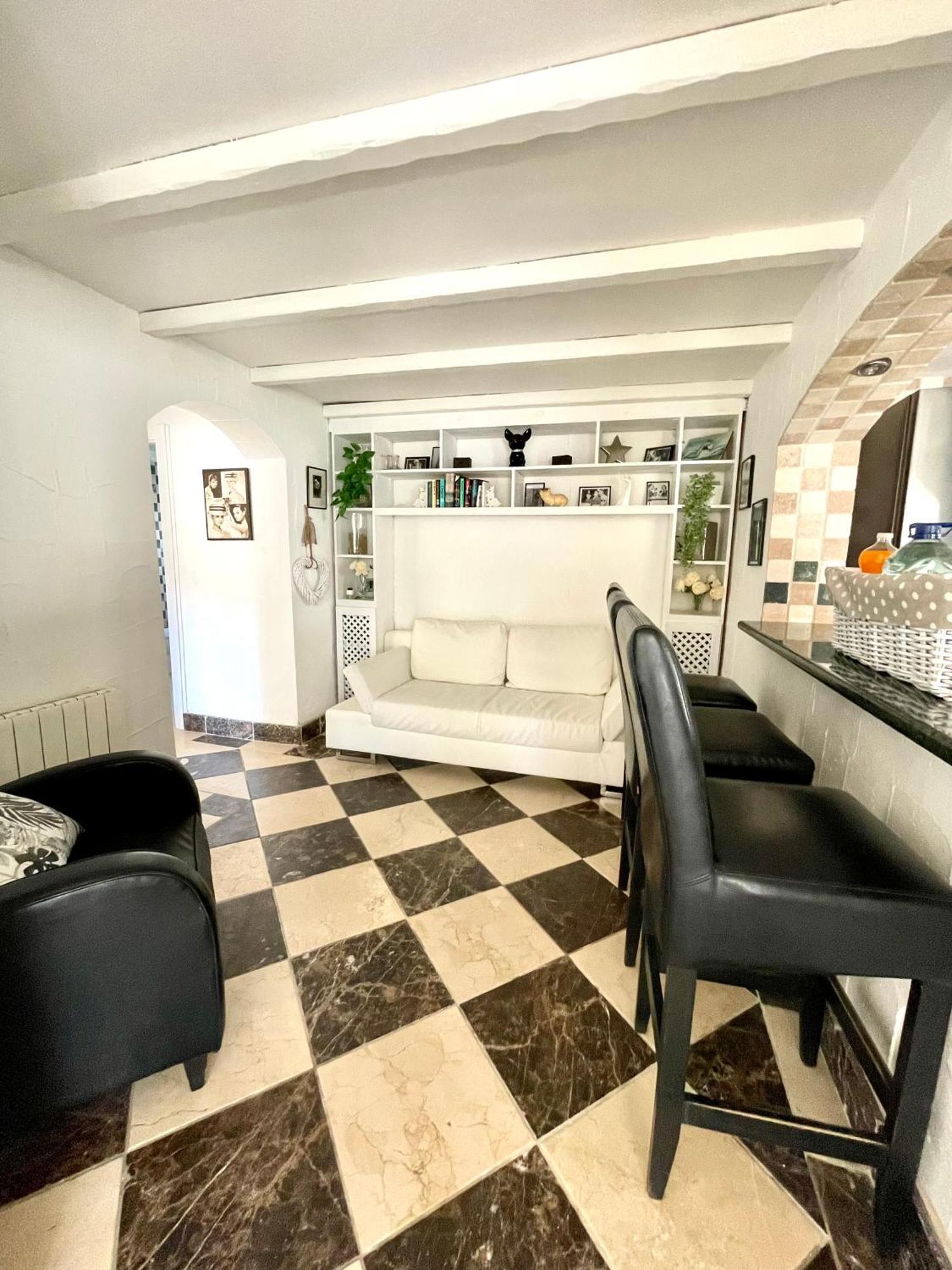 Entire Large Next To Award-winning Villa Campoamor